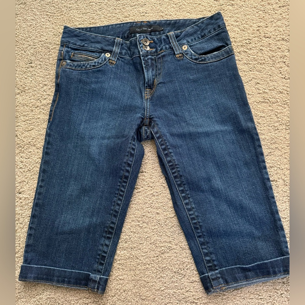 Calvin Klein women’s shorts 10” - SZ 8